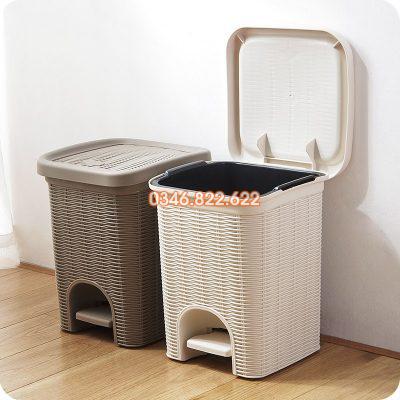 Thùng rác bằng nhựa giả mây chống trượt