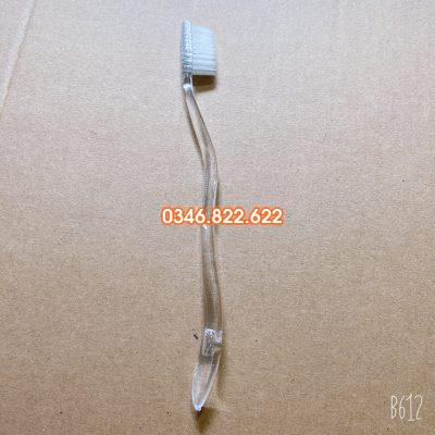 Bàn chải đánh răng cán trong chấm bi