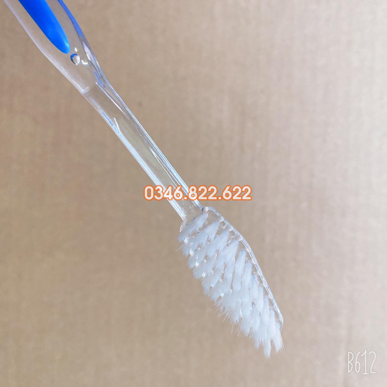 Bàn chải đánh răng cán xanh gầy kem đỏ ( túi 100 chiếc ) Bàn chải đánh răng cán xanh gầy kem đỏ ( túi 100 chiếc )