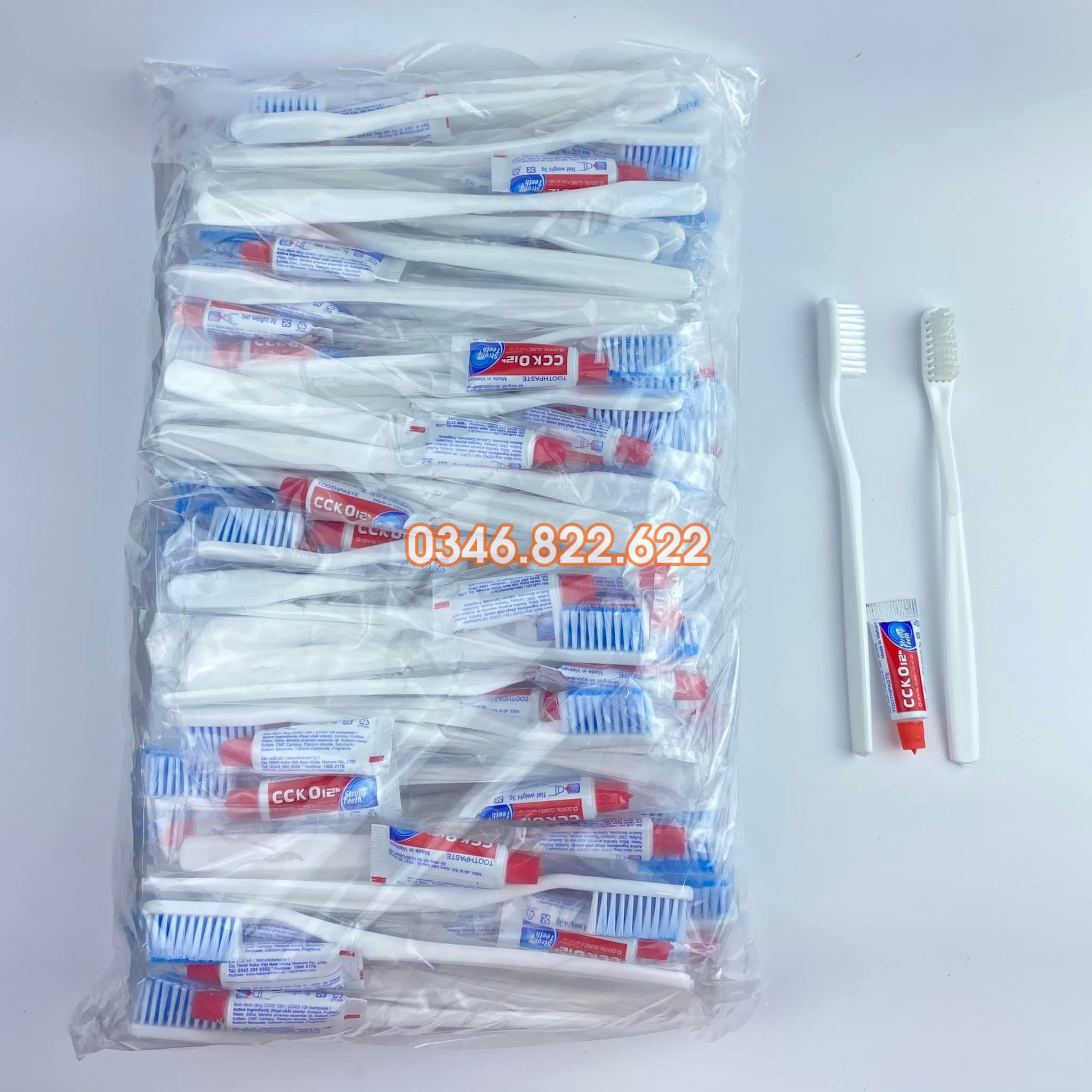 Bàn chải đánh răng cán trắng kem đỏ ( túi 100 chiếc ) Bàn chải đánh răng cán trắng kem đỏ ( túi 100 chiếc )