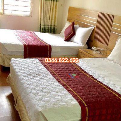 Tầm trang trí lụa màu đỏ